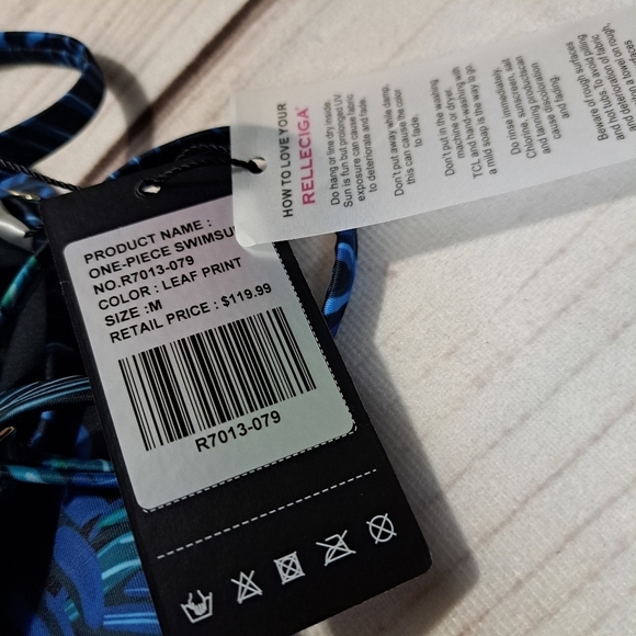 Relleciga Leaf Print One Piece Swimsuit Size Medium - Picture 4 of 8